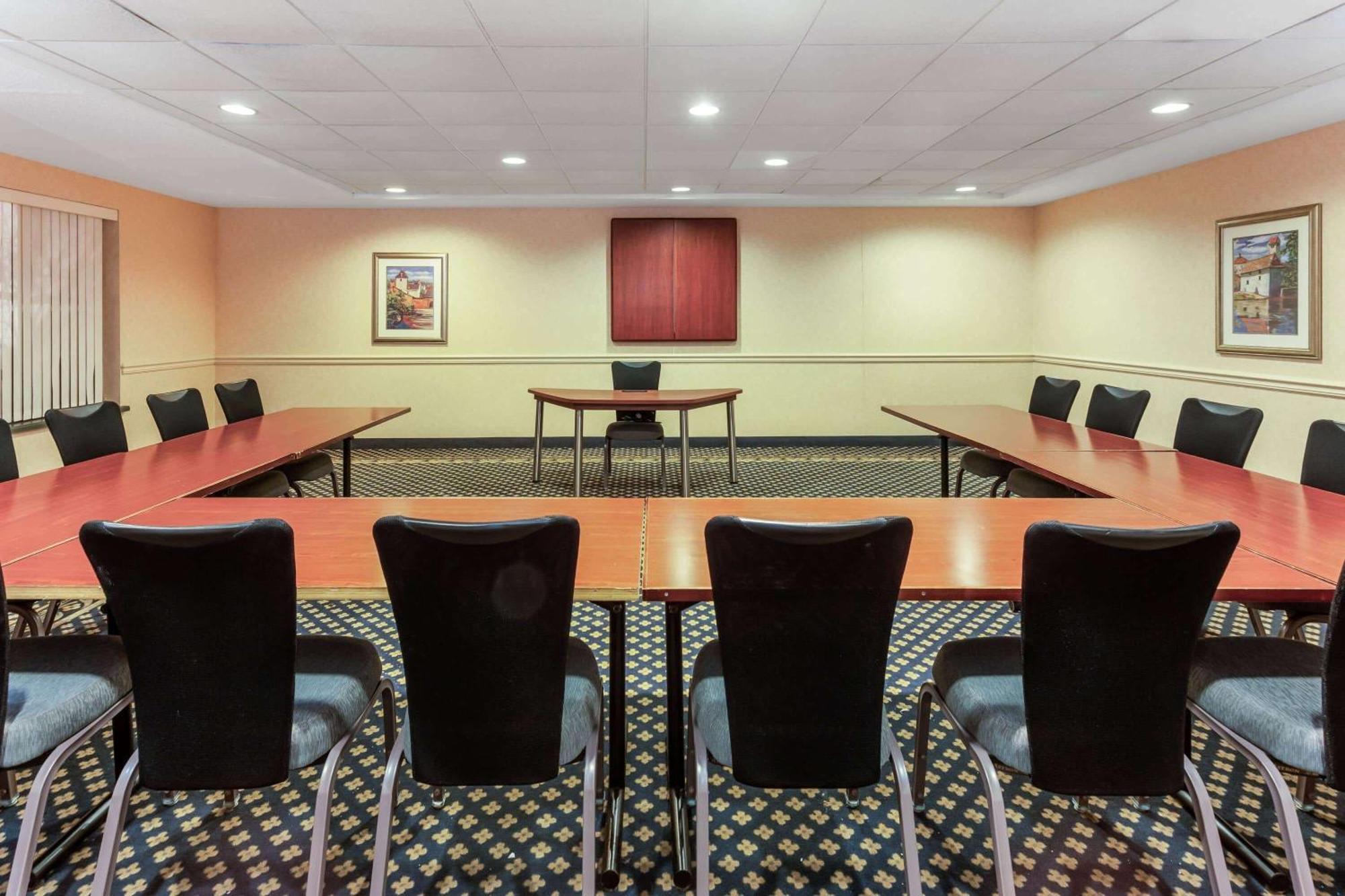 מלון La Quinta By Wyndham Milwaukee Sw ניו ברלין מראה חיצוני תמונה