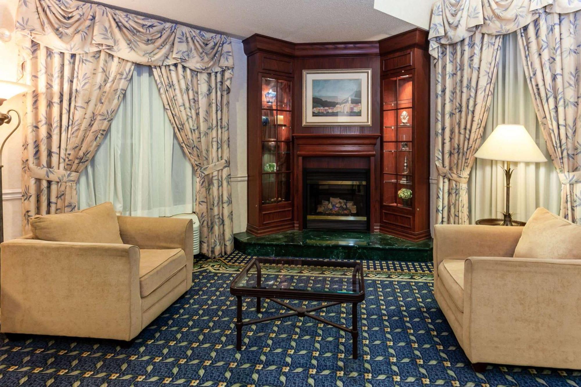 מלון La Quinta By Wyndham Milwaukee Sw ניו ברלין מראה חיצוני תמונה